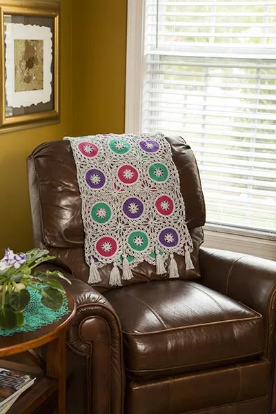 Bold Circles Throw