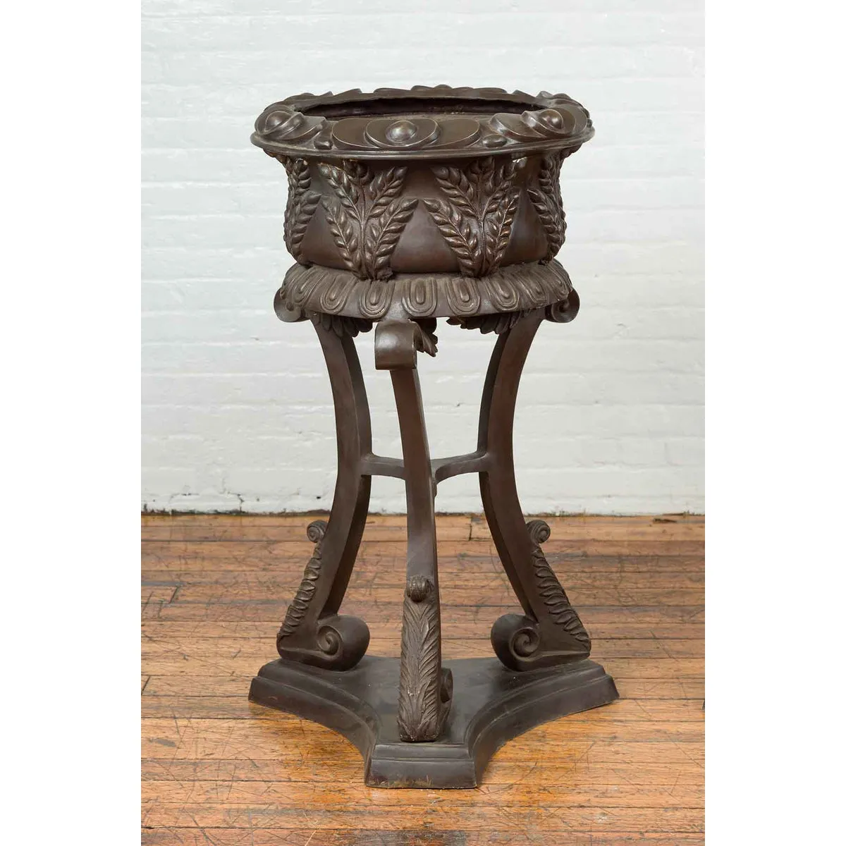 Bronze Tripod European Style Planters