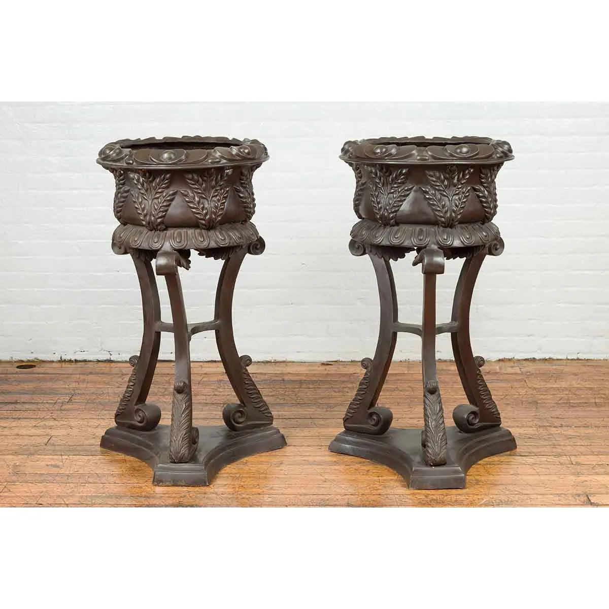 Bronze Tripod European Style Planters