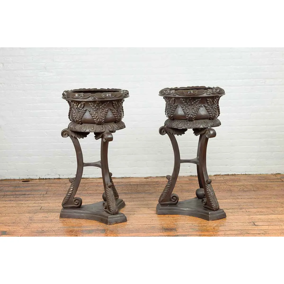 Bronze Tripod European Style Planters