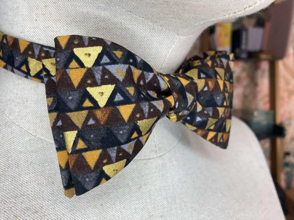 Brown & Gold Triangles Bow Tie